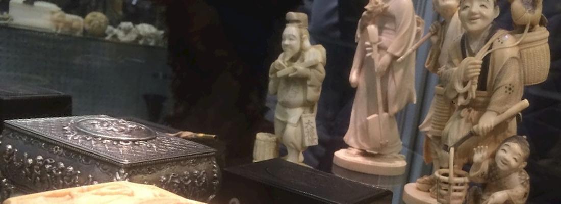 Ivory items on display © TRAFFIC